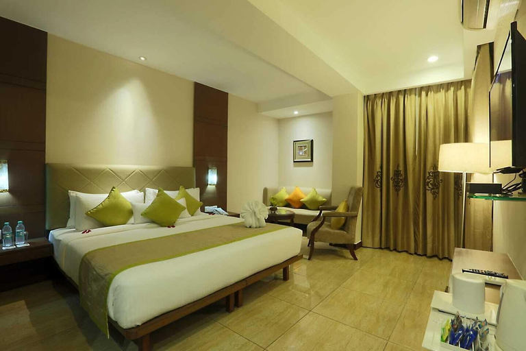 Bedroom 2, Hotel Vivanta Residency Delhi Airport, Delhi