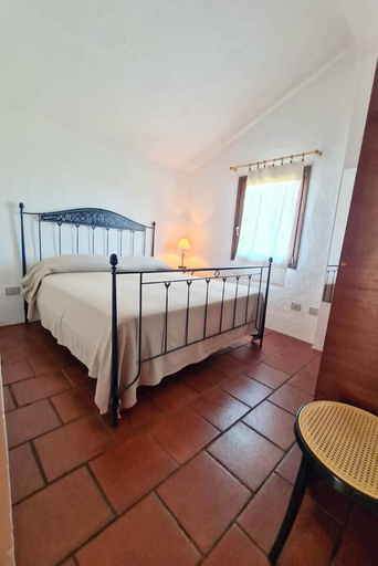 Room 5, Fmp-sma01 in Budoni With 3 Bedrooms and 1 Bathrooms, Nuoro