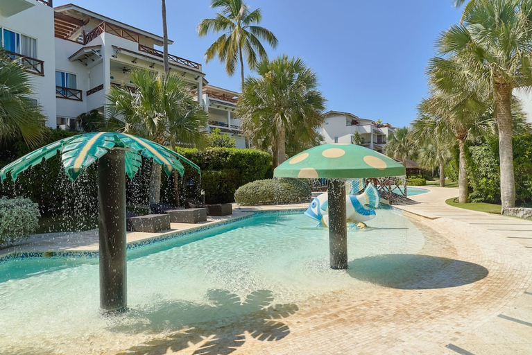 Room 3, 3BR Beach Escape Terrenas Pool Family Balcones, Las Terrenas