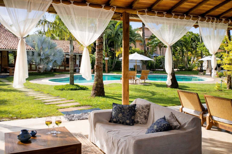 Outdoor dining 2, VILLA Palmeira Azul - Suíte de Charme, Porto Seguro