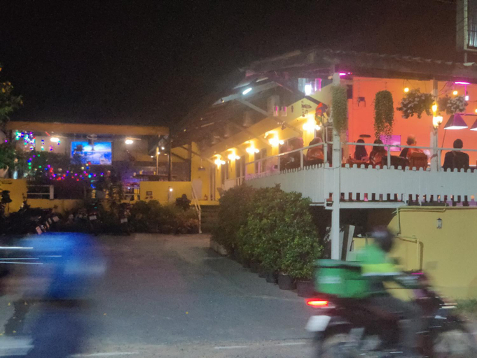 Exterior view, Nana's Bar & Hotel, Bang Lamung