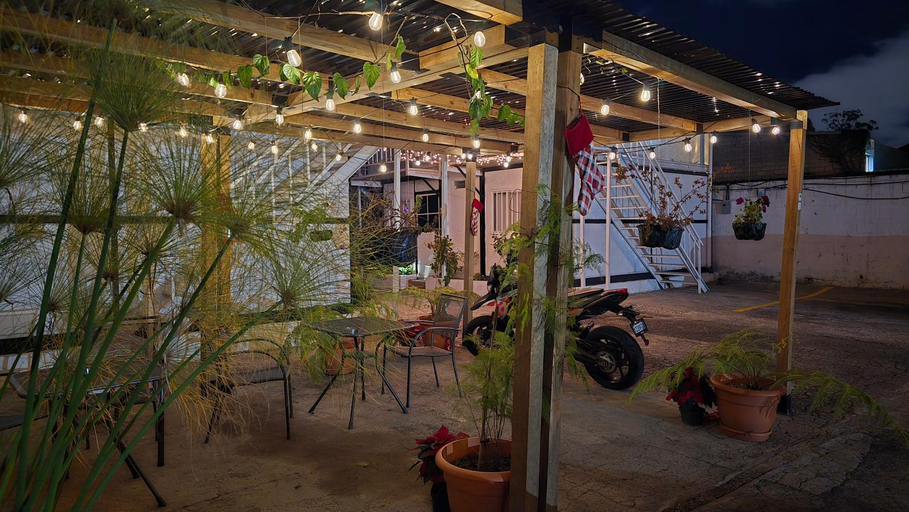 Others 4, La 10a de Las Charcas, ZONA 11