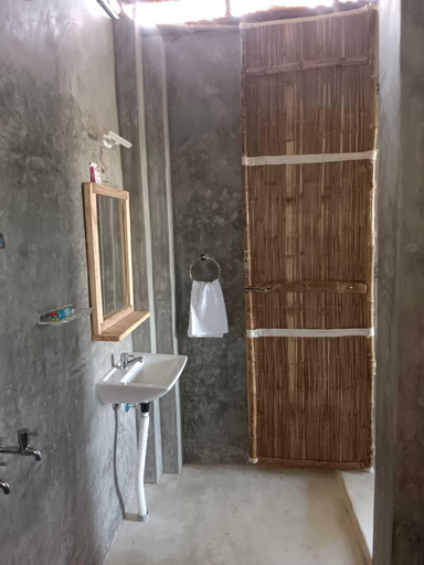 Bathroom 4, Huts Life Home Stay, Viluppuram