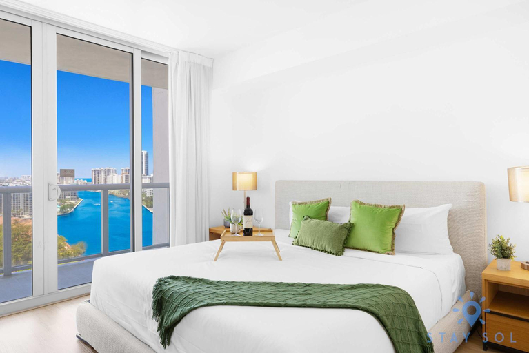 Others 3, Modern Resort : Pool-  Apartment 2 Br 2 Ba & Pool, Broward