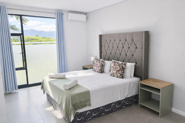 Bedroom 2, The Executive - Luxury Serviced Apartments in Ezulwini Valley, Lobamba