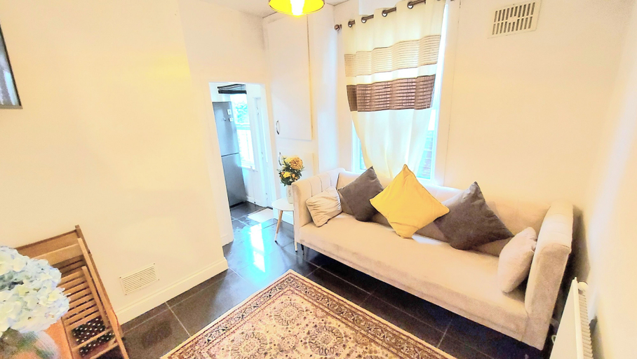 Living area 4, 5Br House-sleeps12-garden-familyfriendly, Medway