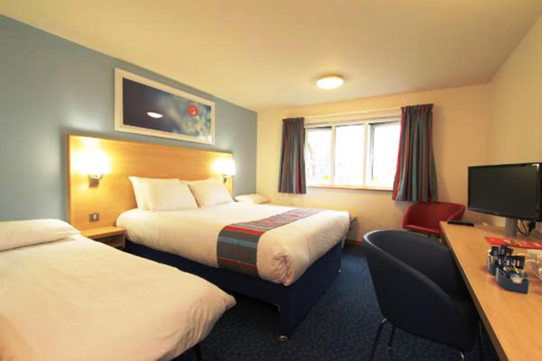 Bedroom 4, Travelodge Leeds Vicar Lane, Leeds