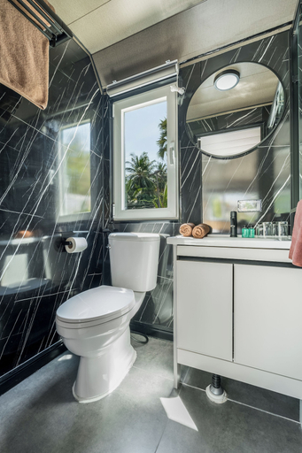 Bathroom 3, Apple House, Phuket Island