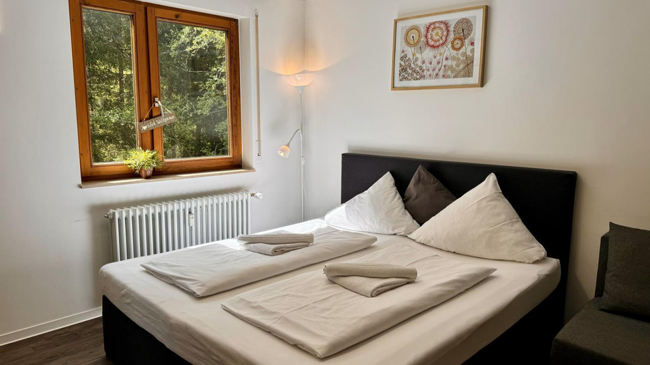 Bedroom 2, Schwarzwald - Villa Appartments Titisee, Breisgau-Hochschwarzwald