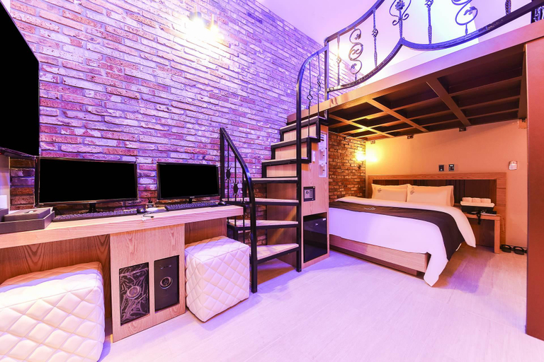 Bedroom 2, Cheonho Luxury Hotel La view, Gandong