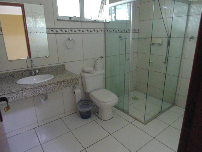 Bathroom 5, Hotel Makarena, Três Corações