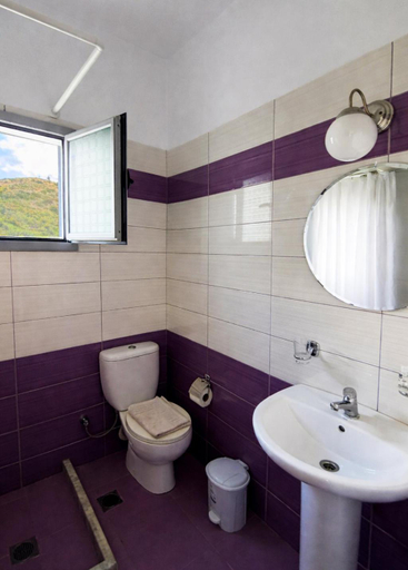 Bathroom 3, Sunflower Himara, Vlorës
