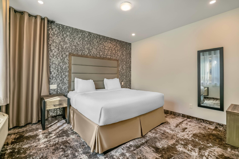 Bedroom 3, The Hue Hotel, an Ascend Collection Hotel, Thompson-Nicola