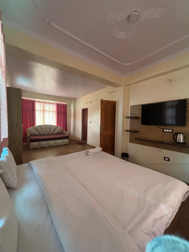 Others 5, Stayenest Mashobra with Balcony View, Shimla