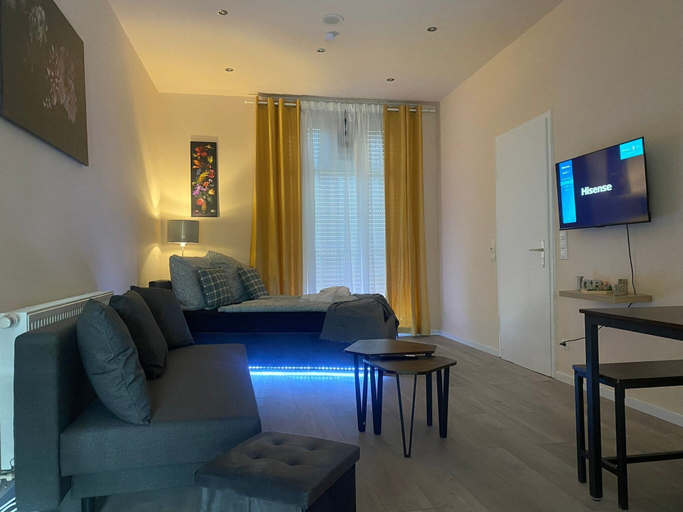 Living area 5, Apartment Sleeps 3 With Parking and Garden, Koblenz