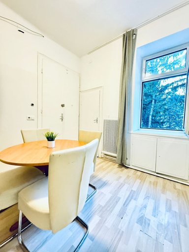 Dining, Modern 3BR Apartment 10 Min to FAC Platz, Wien