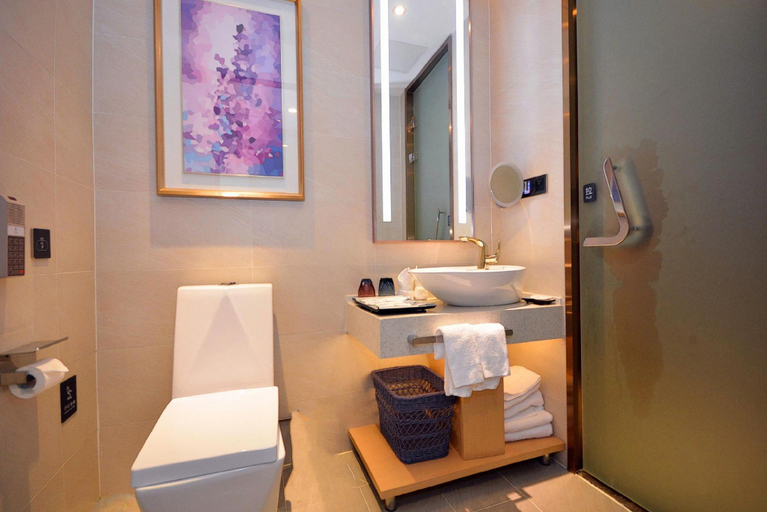 Bathroom 4, Lavande Hotels Wuhan Hanyang Bus Metro Station, Wuhan