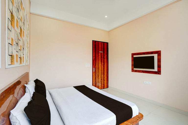 Room 2, Collection O Zeta I Noida, Gautam Buddha Nagar