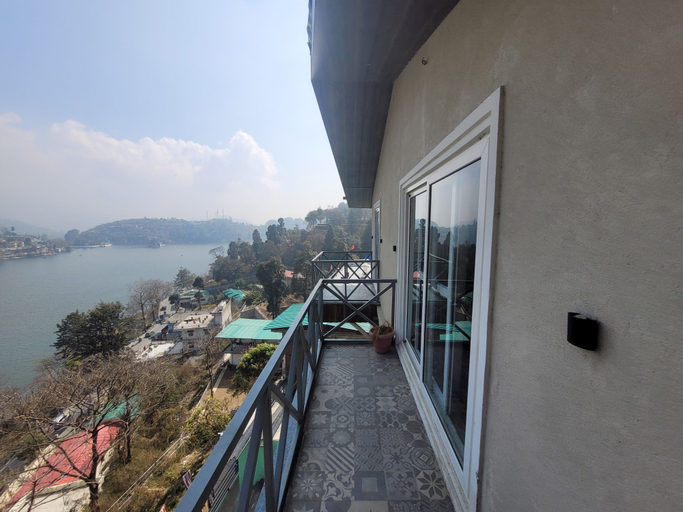 Property grounds 4, RnR Premium Stay, Nainital