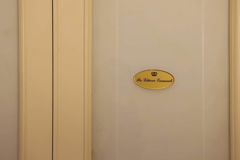 Interior detail 4, Luxury Toledo 22, Napoli