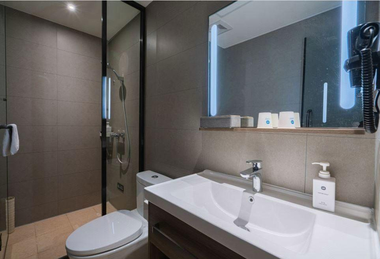 Bathroom 4, Hanting Hotel Shangrao Centre Square Zhongshan Road, Shangrao