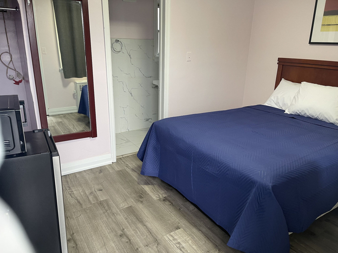Room 3, OSHAWA INN MOTEL, Durham