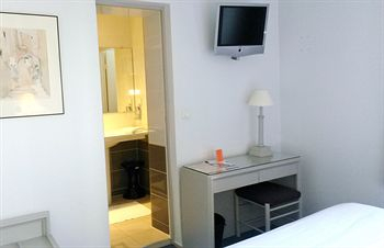 Others 5, Villa Berlioz, Rhône