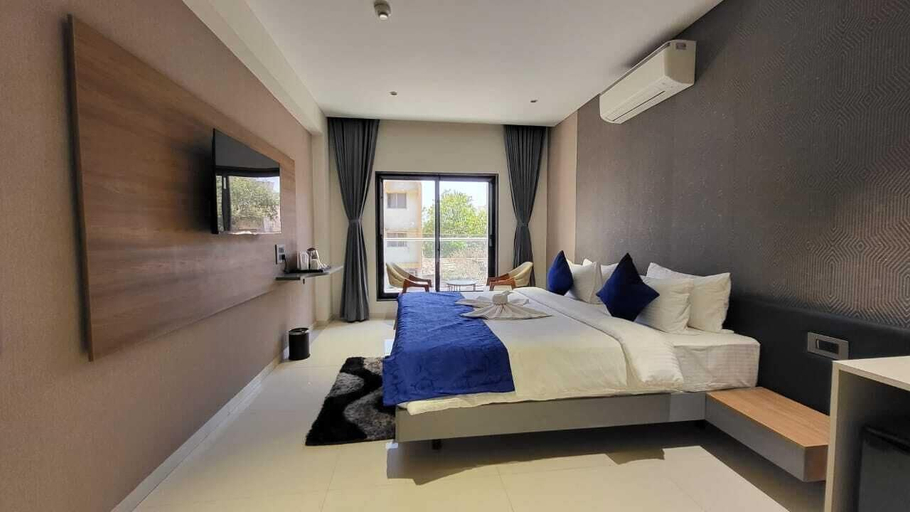 Room 5, The Blues Hotel Golden Glory Rajkot, Rajkot