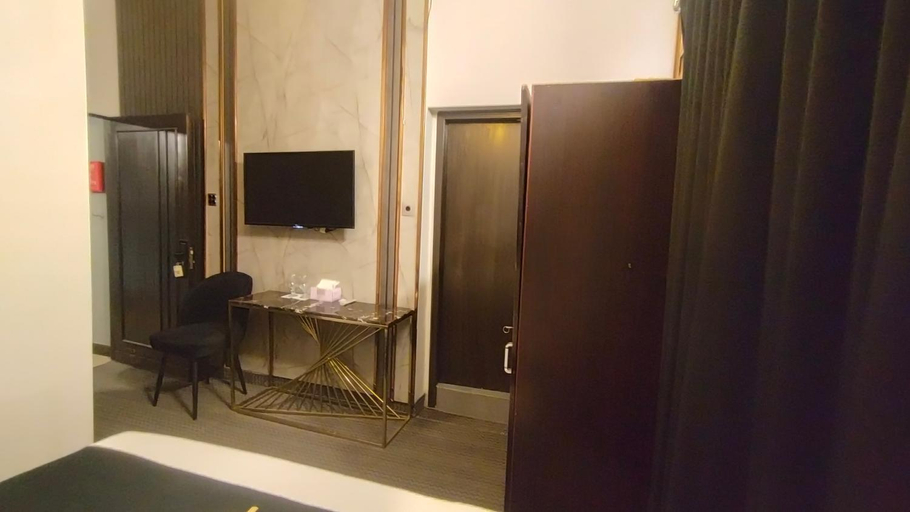 Others 5, Hotel oasis, Islamabad