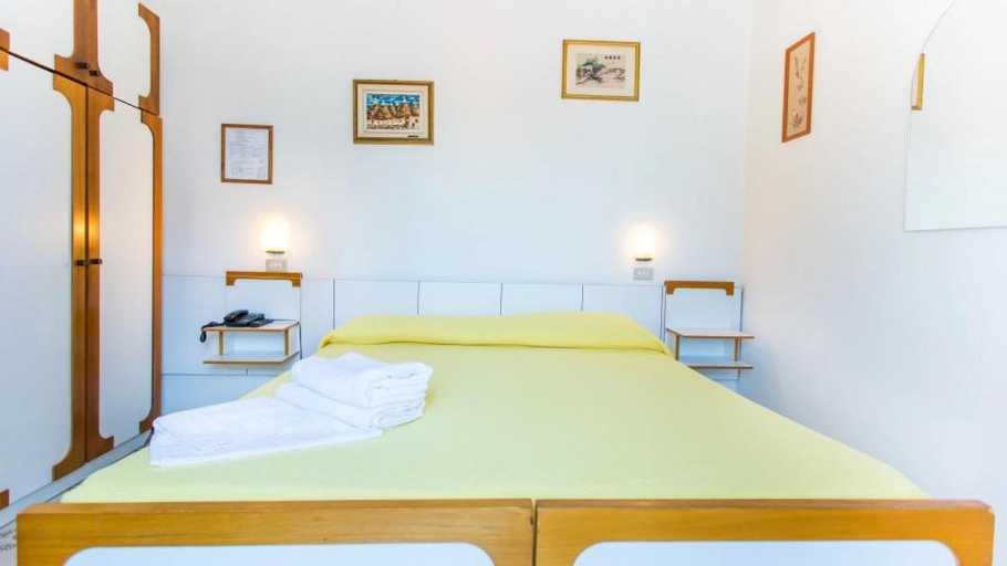 Bedroom 2, Hotel Canasta, Rimini