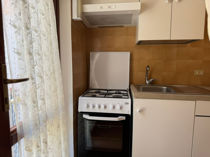 Room 2, Fpo-rose02p1 in Ottiolu, Nuoro
