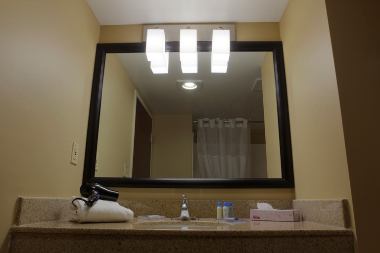 Bathroom 5, Syracuse Grand, Onondaga