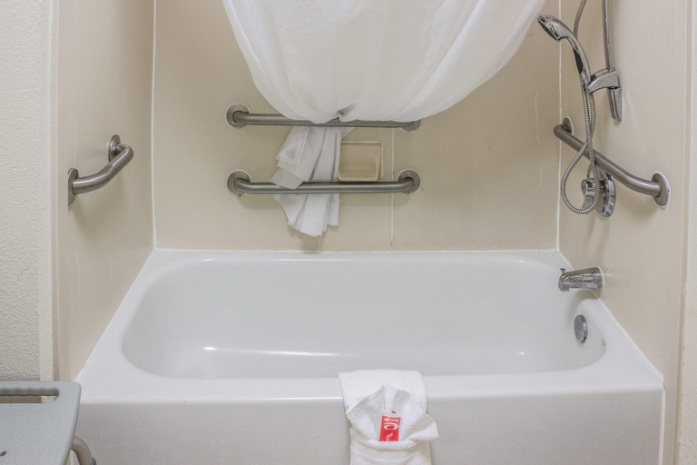 Bathroom 4, Econo Lodge Palm Coast Central, Flagler