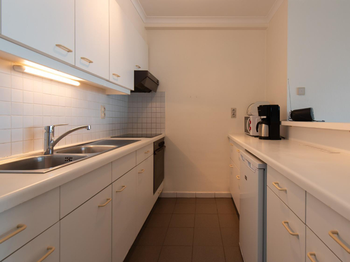Kitchen 5, Apartment in Middelkerke, Beach Views, West-Vlaanderen