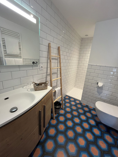 Bathroom 5, DOUCE NUITS, Côte-d'Or