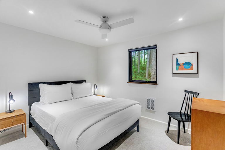 Room 5, Greenbank Horizon Home - Water Views, Island