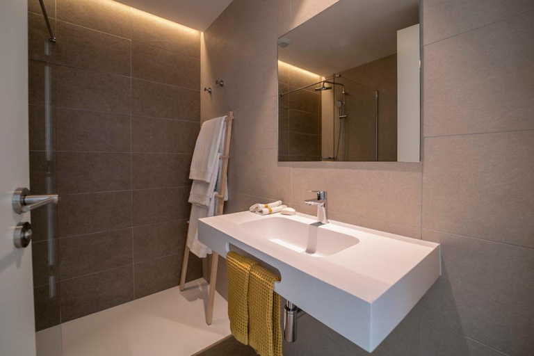 Bathroom 4, Kora Nivaria Beach, Santa Cruz de Tenerife