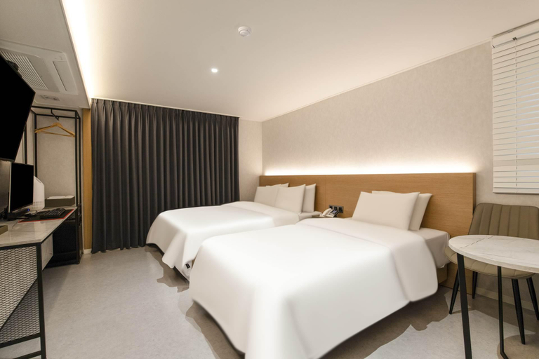 Bedroom 2, Incheon (Bupyeong) le Blanc Hotel, Gyeyang
