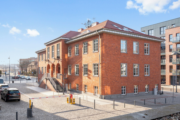 Front of property 2, Budynek Dyrekcji by Browar Hevelius, Gdańsk City