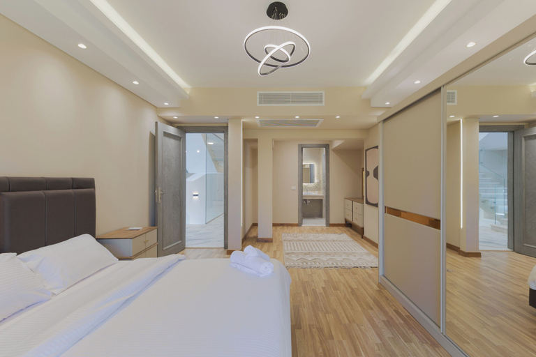Room 4, ELITE Luxury 4BR Villa PalmHills Golf Ex, Unorganized in Al Jizah