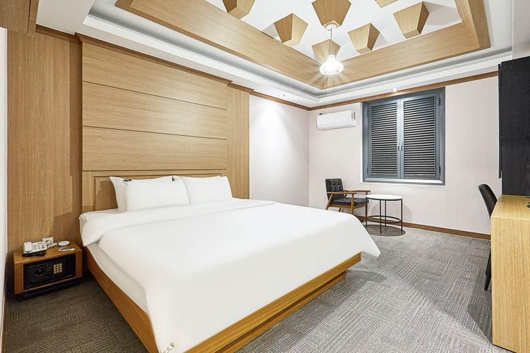Bedroom 4, Suwon (Ingyedong) Central Plaza Hotel, Suwon