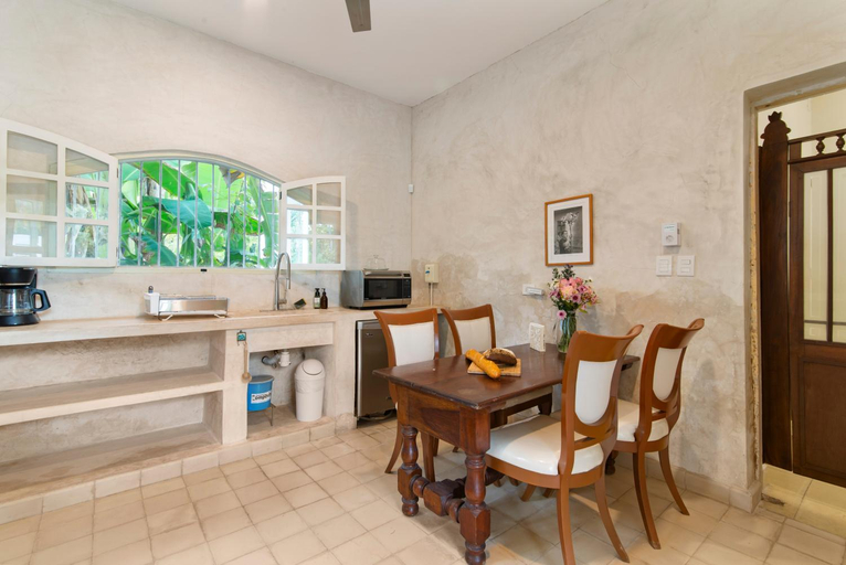 Kitchen 2, Casa Damiana, Colonial Charm with Private Pool, Mérida