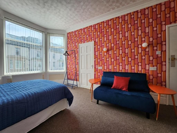 Bedroom 5, The Everglades, Blackpool