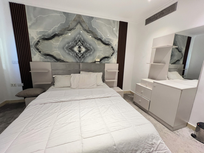 Room 4, ELITE Premium 3 En-Suites Nile Residence, Ad-Duqi