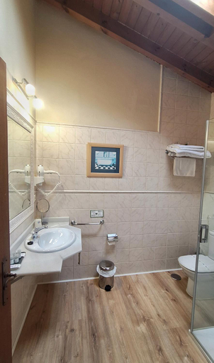 Bathroom 3, Hotel Palacion de Tonanes, Cantabria