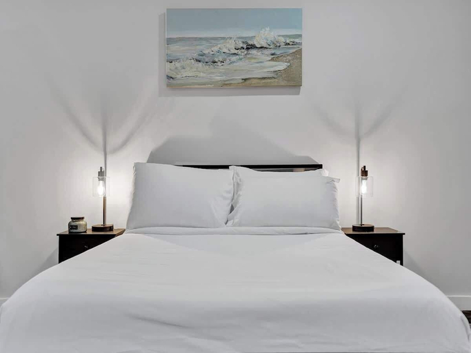 Room 2, 906 North Riverside Dr, Broward