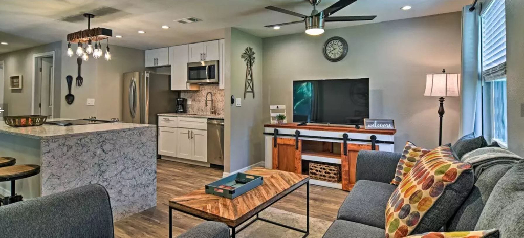 Living area 3, Cedar Run Resort - Roam Hospitality, Manatee