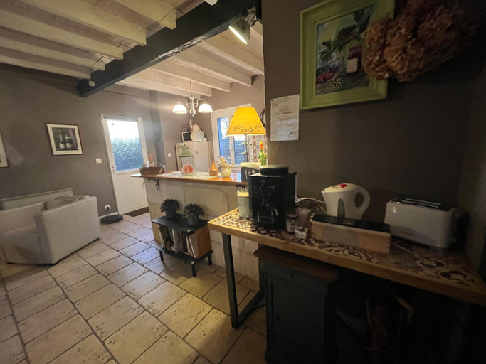 Food & Drinks 3, Chambres et Gite Peyroutas "Amelie" a Vignonet St Emilion, Gironde