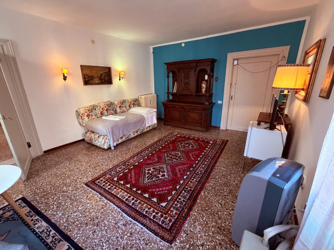 Bedroom 4, Ritz Lions Venice Guest House, Venezia