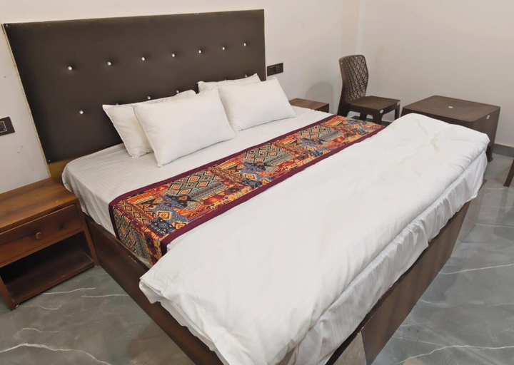 Room 5, Hotel Four Star, Agra